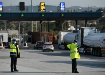 Σε ισχύ τα μέτρα απαγόρευσης κυκλοφορίας για φορτηγά ωφέλιμου φορτίου άνω του 1,5 τόνου