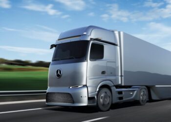 Έρχεται το ηλεκτρικό φορτηγό Εθνικών μεταφορών από την Mercedes-Benz! (video)