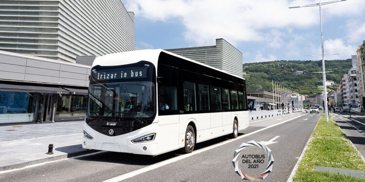 Irizar ie: Αγκαλία με το βραβείο “Λεωφορείο της Χρονιάς 2021”