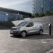 Μπαίνει στην πρίζα, φορτώνει με ρεύμα και πάει μεγάλα δρομολόγια το νέο Peugeot e-Partner