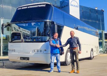 Παράδοση ενός μεταχειρισμένου Neoplan Cityliner 2004 από τον Όμιλο Παπαδάκη σε ΚΤΕΛ