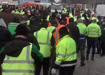 Χάος και ταλαιπωρία για τα test covid που περνάνε οι Αυτοκινητιστές στα σύνορα της Γερμανίας