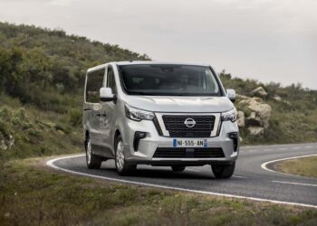 Η Nissan αναβαθμίζει αισθητικά το NV300 Combi (+Video)