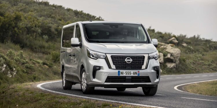 Η Nissan αναβαθμίζει αισθητικά το NV300 Combi (+Video)