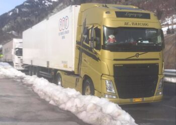 Έχει τα χιόνια για… πρωινό το VOLVO FH16 από την Χαλκιδική
