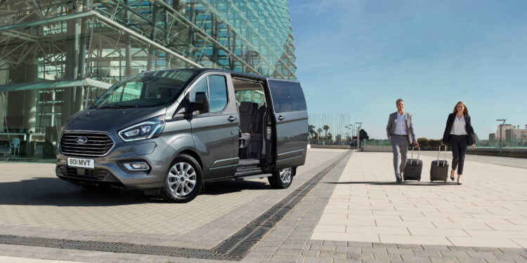 H νέα γενιά του Ford Transit Custom έρχεται το 2023 και θα διατίθεται και σε ηλεκτρική έκδοση