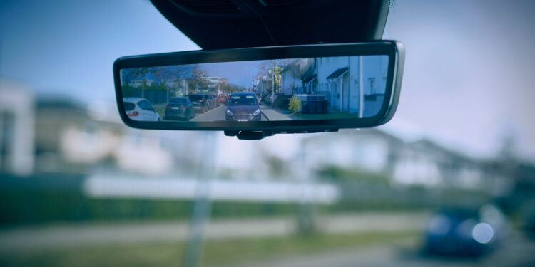 Γνωρίζετε τι κάνει ο …έξυπνος καθρέπτης στα βαν της Ford; (+video)