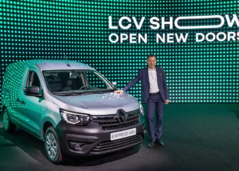 Renault: Συναρπάζει η νέα γκάμα μοντέλων και εκδόσεων, μηδενικών ρύπων στα επαγγελματικά της!