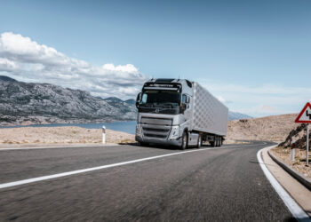 Είκοσι χρόνια μετά η τεχνολογία μετάδοσης I-Shift της Volvo Trucks παραμένει πρωτοπόρος!