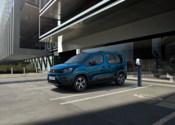 Peugeot e-Rifter: Στην πρίζα ο πολύτεκνος μεταφορέας (video)