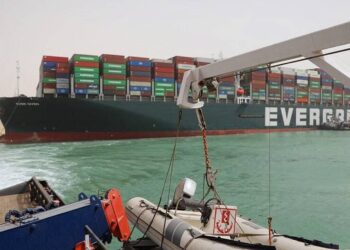 Κινδυνεύει με …κράχ η εφοδιαστική επειδή κόλλησε ένα πλοίο στο Σουέζ;