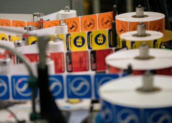 Γιατί η Continental μειώνει στο μισό τα αυτοκόλλητα στα ελαστικά της