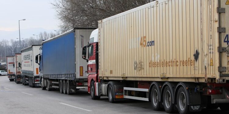 Καταγγελία ΟΦΑΕ: Παρεμπόδιση ομαλής διενέργειας διεθνών  μεταφορών από το σύνορο των Ευζώνων και της Κακαβιάς