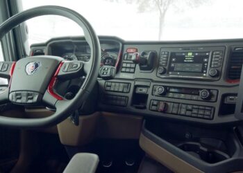 Video με το νέο Scania και τα 770 ατίθασα άλογα να μην μασάνε από χιόνια!!!