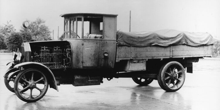 Τα πρώτα φορτηγά της Daimler είχαν κινητήρα ντίζελ!
