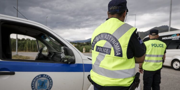 Νταλίκα με κατεψυγμένα και από κάτω λαθραία τσιγάρα!