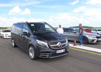Μια V-Class που εγγυάται ότι θα πηγαίνει…πετώντας τους πελάτες της (+video)