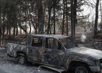 Τι πρέπει να κάνετε για να αποζημιωθείτε αν το ΙΧ σας έχει καεί από τις πυρκαγιές