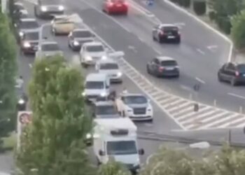Μποτιλιάρισμα σε δρόμο επειδή μια Rolls – Royce έμεινε από βενζίνη (video)