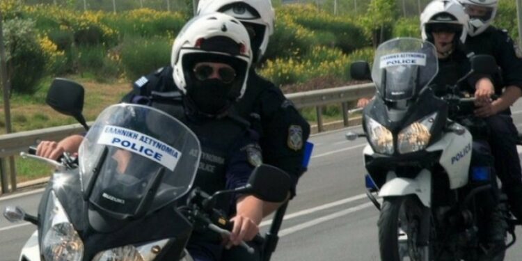 Στον Ασπρόπυργο: Φορτηγό με πλαστές πινακίδες και 165.000 λαθραία τσιγάρα