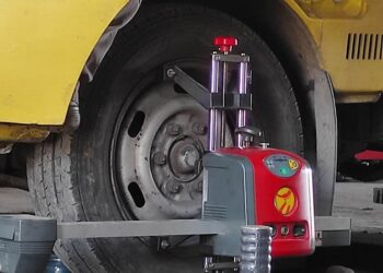 Στο συνεργείο για Ευθυγράμμιση – Ζυγοστάθμιση του Αργύρη, στον Ασπρόπυργο (video)