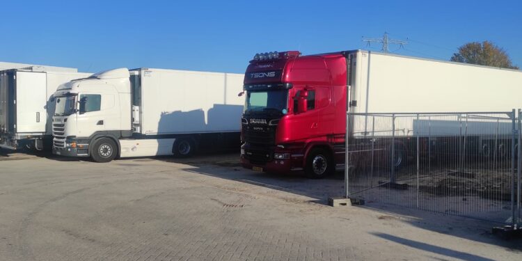 Έκλεψαν το πετρέλαιο από ελληνικό φορτηγό διεθνών μεταφορών στην Ολλανδία, μέσα στο πάρκινγκ!