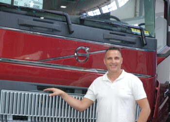 Το Σπαρτιάτικο VOLVO FH16 750 του Παναγιώτη Αντωνάκου που μόνο …Σπαρτιάτικο δεν είναι (video)