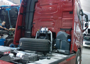 Το Σπαρτιάτικο VOLVO FH16 750 του Παναγιώτη Αντωνάκου που μόνο …Σπαρτιάτικο δεν είναι (video)