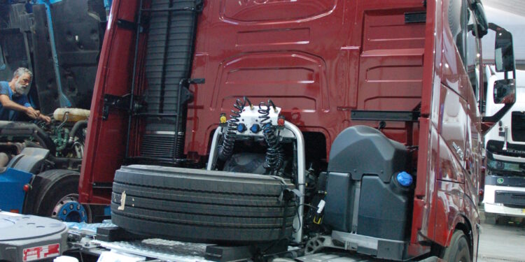 Το Σπαρτιάτικο VOLVO FH16 750 του Παναγιώτη Αντωνάκου που μόνο …Σπαρτιάτικο δεν είναι (video)