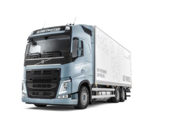 Ο Τιτάνας με τον πρώτο τράκτορα Volvo FH LNG που καίει φυσικό αέριο!