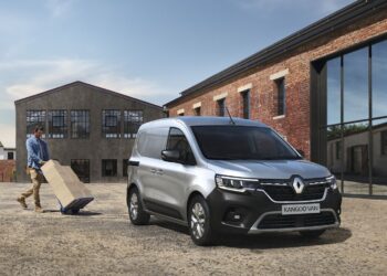 ΝΕΟ RENAULT KANGOO VAN: Αγκαλιά με τον τίτλο INTERNATIONAL VAN OF THE  YEAR ΓΙΑ ΤΟ 2022