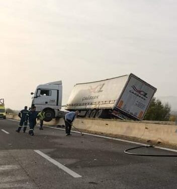Μπαράζ τροχαίων με νταλίκες. Τι συμβαίνει, όταν τα περισσότερα γίνονται σε αυτοκινητοδρόμους;