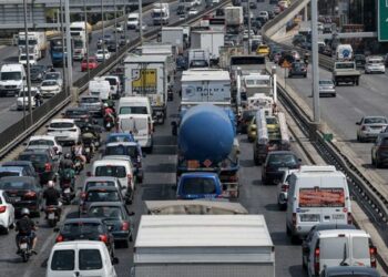 Μποτιλιάρισμα, αυτός ο βραχνάς που «ανατινάζει» τις μεταφορές και βγάζει εκτός τις παραδόσεις εμπορευμάτων