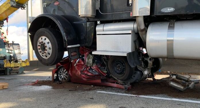 Την πάτησε φορτηγό και όμως αυτή επέζησε!