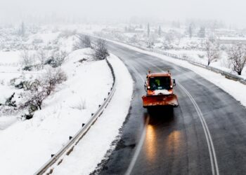 Κακοκαιρία «Ελπίδα»: Κλειστή για τα φορτηγά η εθνική οδός Αθηνών-Λαμίας