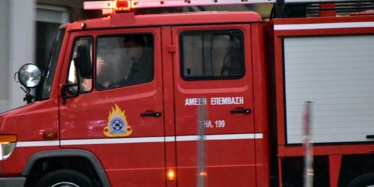 Φωτιά σε λεωφορείο του ΚΤΕΛ στην Παλλήνη