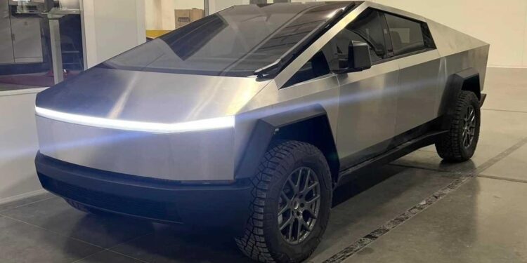 Αποκάλυψη: Aυτό είναι το …αγροτικό της Tesla, το Cybertruck (+video)