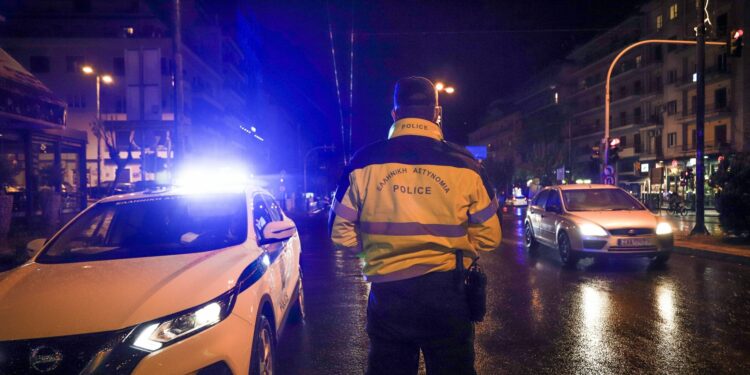 Τροχαία Αττικής: “Βροχή” τα πρόστιμα για αλκοόλ, ταχύτητα, κινητό