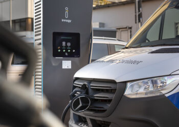 Στοπ σε Mercedes, BMW προς Ρωσία: Μεγάλες αυτοκινητοβιομηχανίες κλείνουν την πόρτα στον Πούτιν