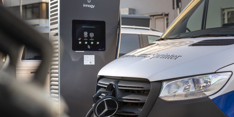 Στοπ σε Mercedes, BMW προς Ρωσία: Μεγάλες αυτοκινητοβιομηχανίες κλείνουν την πόρτα στον Πούτιν