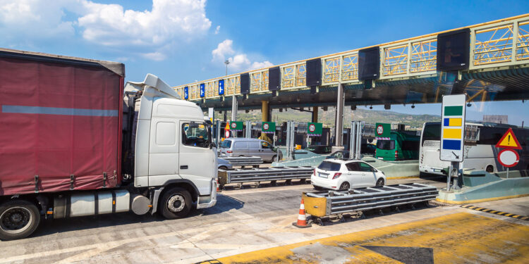 Ευρωβινιέτα: Τι αλλάζει σε διόδια, οδικά τέλη για φορτηγά, λεωφορεία. Εγκρίθηκε η νέα μεταρρύθμιση