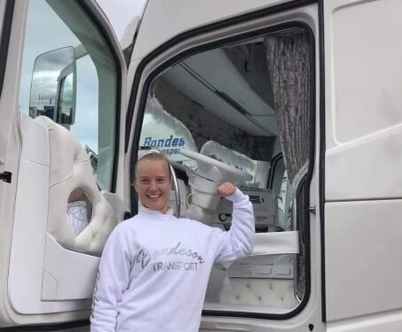 Είστε ένας παθιασμένος οδηγός που θέλει, μέσα στην καμπίνα του τα πάντα να γυαλίζουν; (+video)