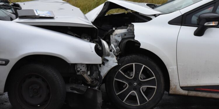 Σε τράκαραν και σε εγκατέλειψαν; Η νέα εφαρμογή Open Car σου δίνει τα στοιχεία για αυτόν που ψάχνεις!