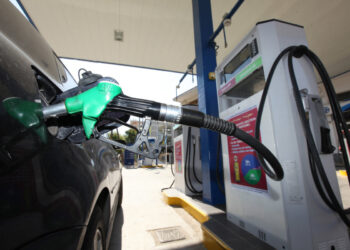 Τρόμος: Στα 2,5 ευρώ θα φθάσει το λίτρο της αμόλυβδης, και στα 2 ευρώ το πετρέλαιο!