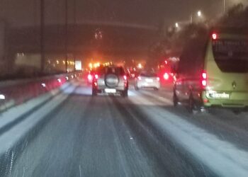 Πριν λίγο στη Μαλακάσα: Έντονη χιονόπτωση, αλλά τα φορτηγά θα μπορούσαν να κινηθούν (+video)