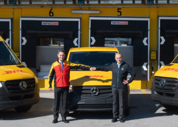 DHL Express και Mercedes-Benz ενώνουν τις δυνάμεις τους για πράσινες ταχυμεταφορές