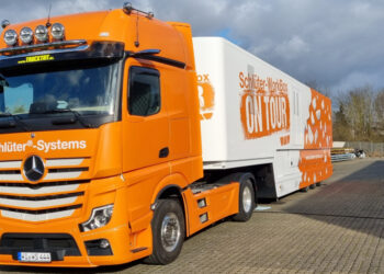 Ένα Mercedes Actros με …μπαλκόνι!