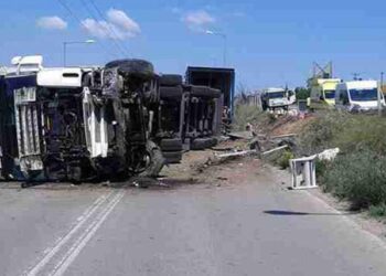 Τούμπαρε φορτηγό, το τρίτο σήμερα!