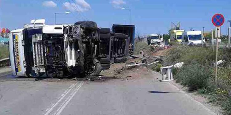 Τούμπαρε φορτηγό, το τρίτο σήμερα!