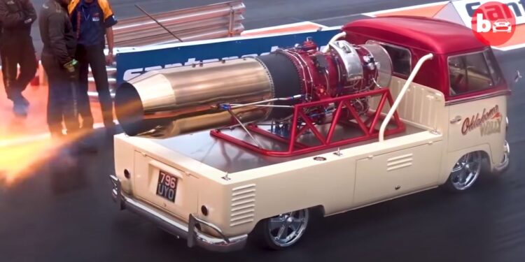 Ότι πρέπει για κούριερ ταχυπαραδόσεων: Με 5.000 ίππους και τελική 483χλμ/ώρα! (+video)